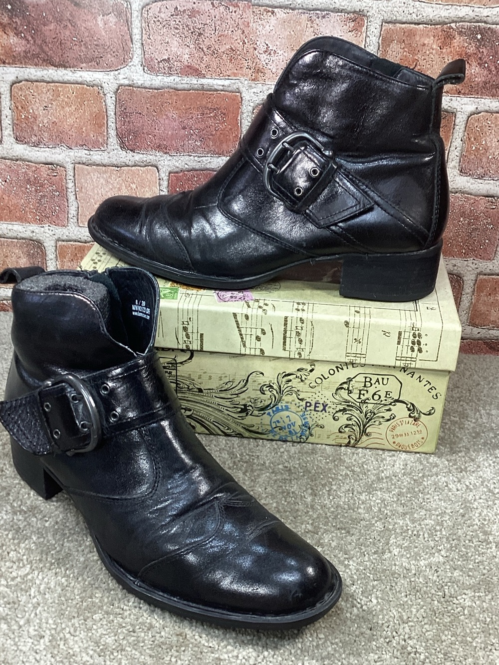 Born Regis womens black ankle boots size 8